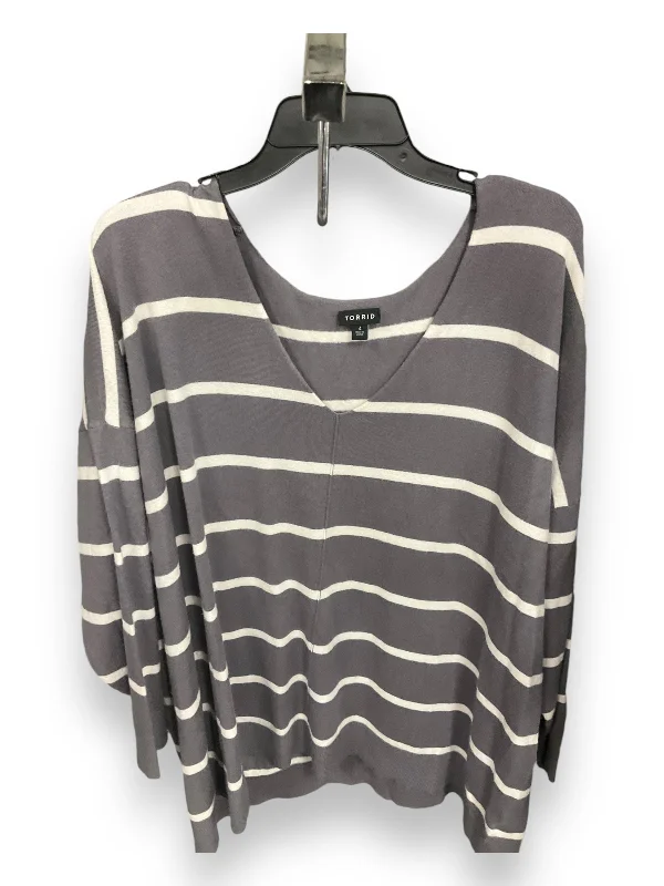 Top Long Sleeve By Torrid In Grey & White, Size: 4x