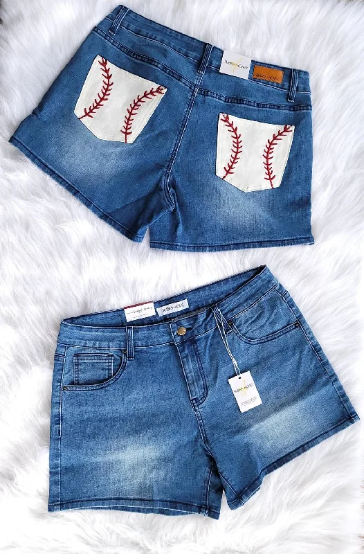 Baseball Pocket Denim Shorts In Medium Wash