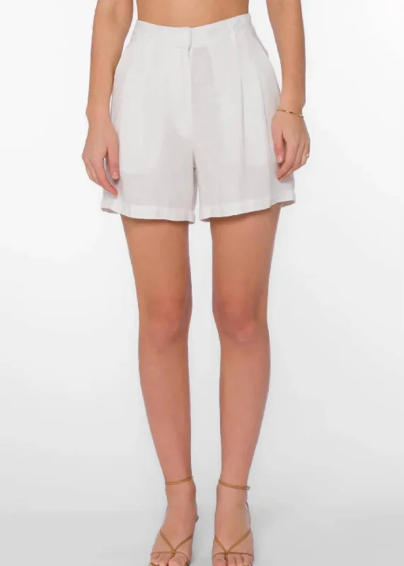 Kaia Shorts In White